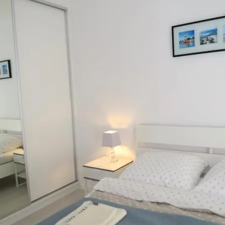 Bialy Apartament Daire Kolobrzeg